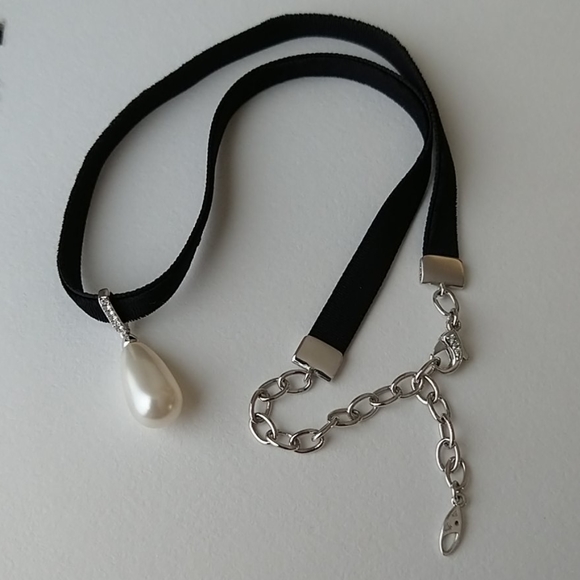 NADRI PEARL Velvet Choker 14" long. - Picture 4 of 4